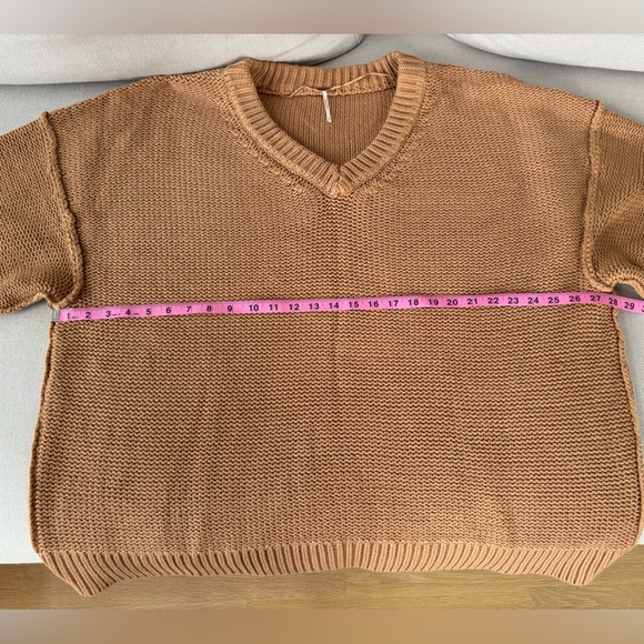 Free People Alli V-Neck Sweater in Camel size Medium - Picture 8 of 9
